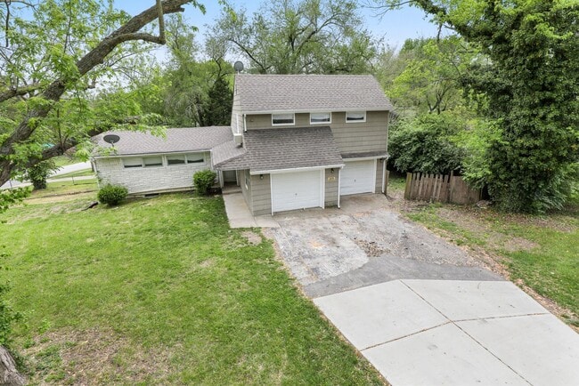 Building Photo - COMING SOON! 4 Bed 2 Bath Kansas City Home...