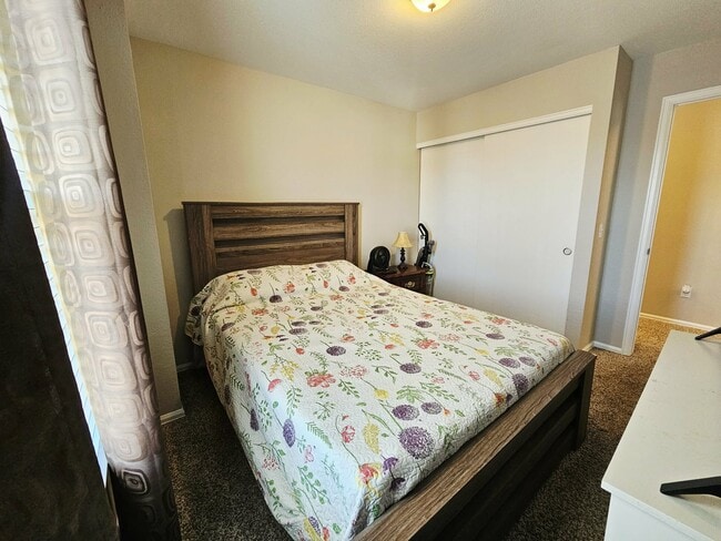 Building Photo - 6810 Shore View