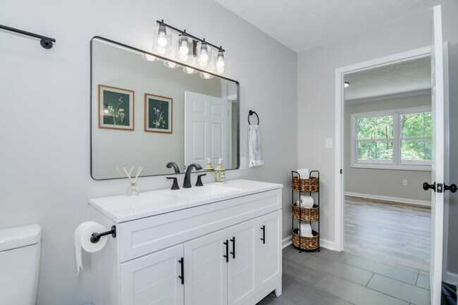 Building Photo - 219 Jasper Rd