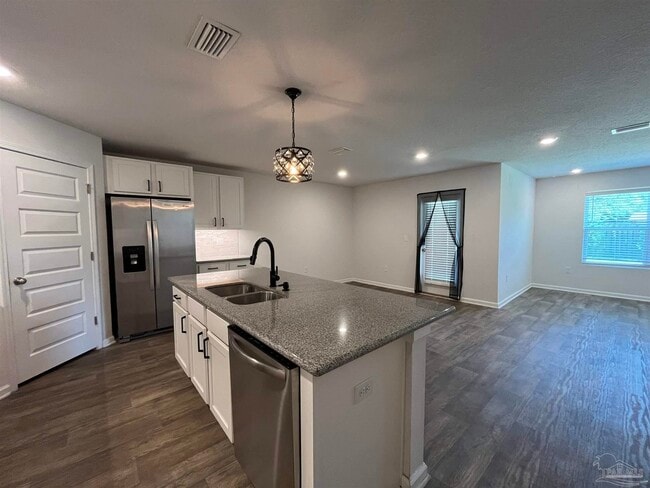 Building Photo - 5789 Guinevere Ln