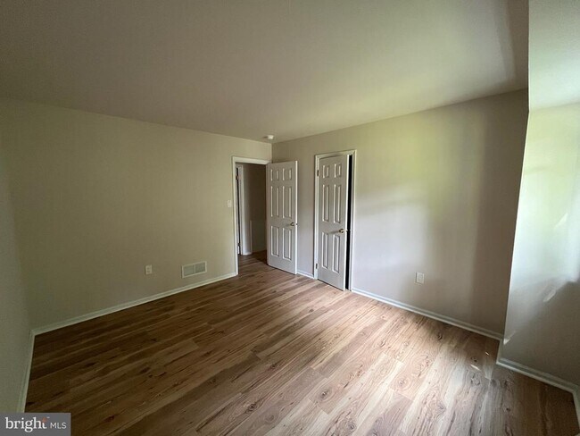 Building Photo - 116 Rue Charmille Rd