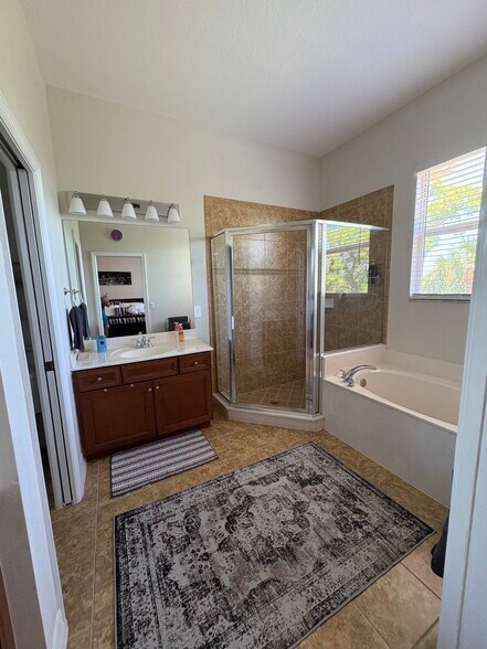 Building Photo - 16098 Via Solera Cir