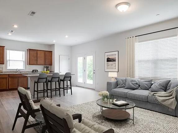 Building Photo - 1504 Rhodes Pond St