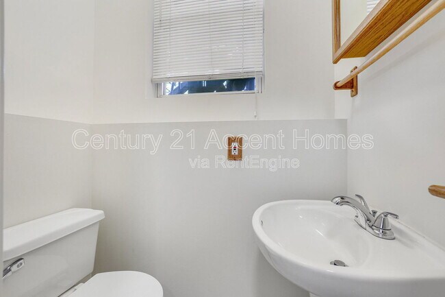 Building Photo - 21217 Millwood Square