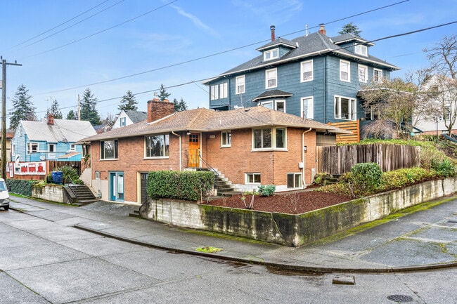 Building Photo - 5100 6th Ave NW
