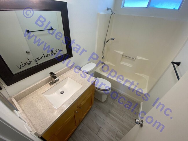 Building Photo - A MUST SEE!!! 3 Bedroom at Great Price!