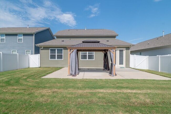 Building Photo - Luxury Living Begins at Home: Where Every Day Feels Like a Retreat; 5BR/3BA, Office