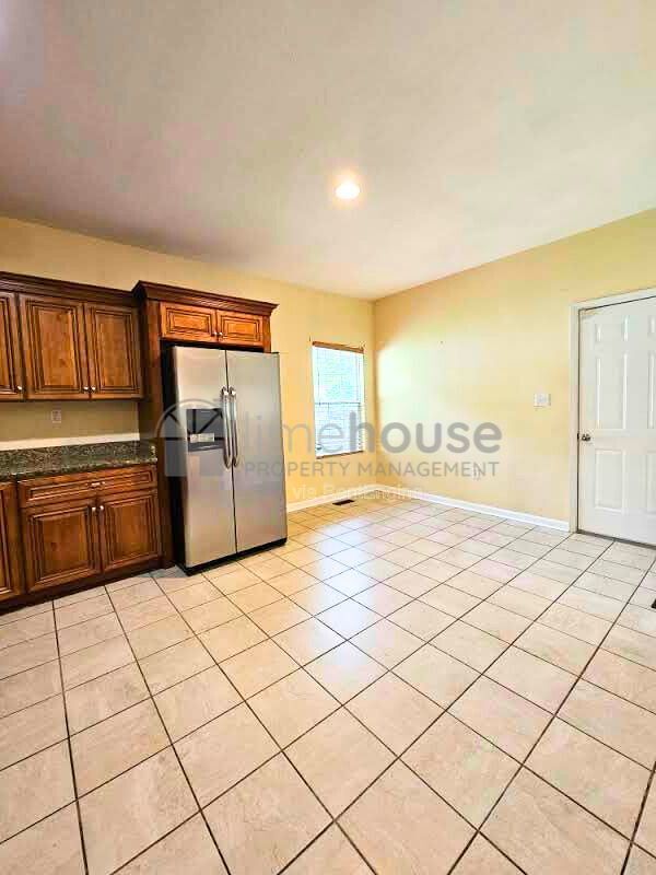 Building Photo - 1408 Colon Ave