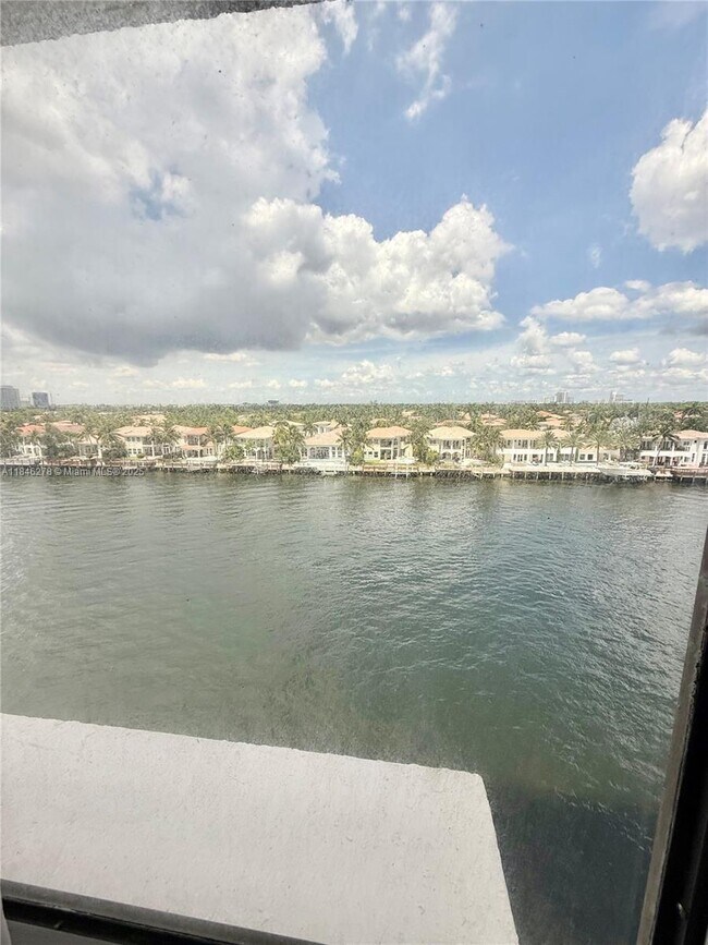Building Photo - 1600 S Ocean Dr
