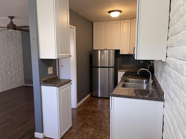 Building Photo - 5931 Howell Dr