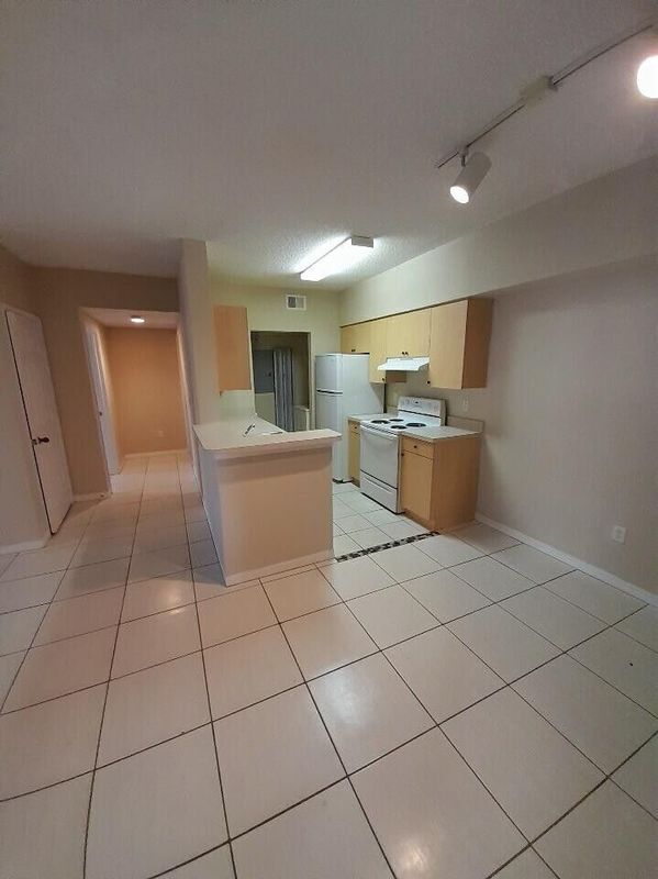 Building Photo - 10336 Fox Trail Rd S