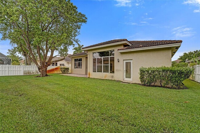 Building Photo - 6334 SW 192nd Ave