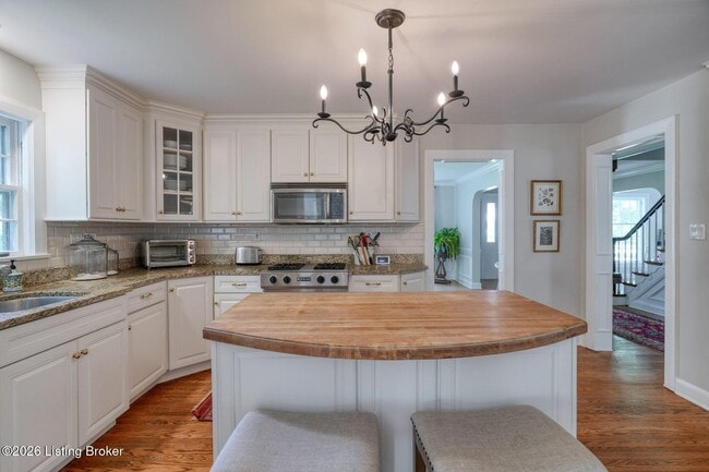 Building Photo - 12 Westwind Rd