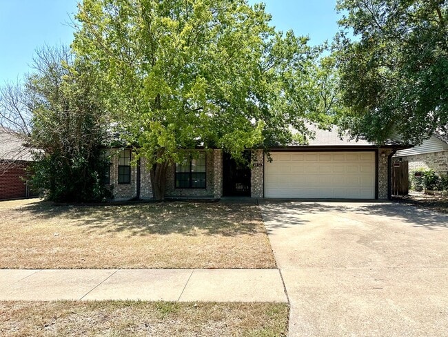 Primary Photo - 4914 Peppermill Hollow - Call LONGHORN PRO...