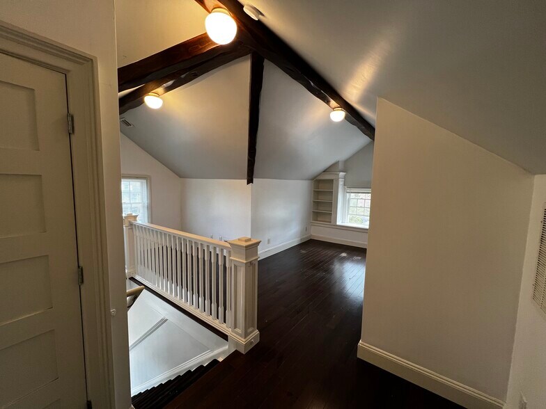 Building Photo - 314 3rd St