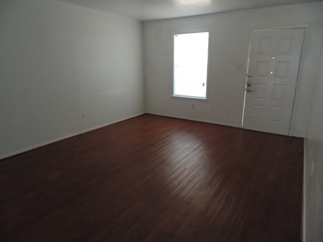 Building Photo - 3600EL