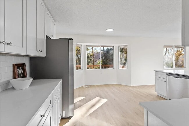 Building Photo - 14085 85th Pl N