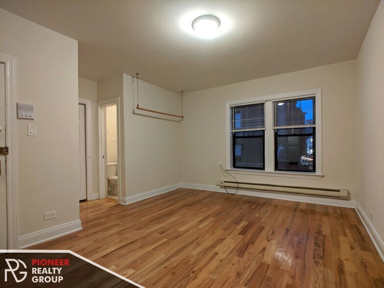 Primary Photo - 2842 N Orchard St