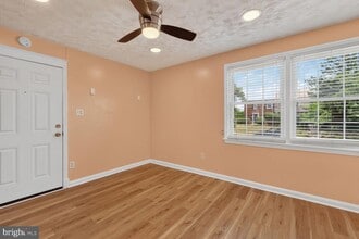 Building Photo - 2437 Iverson St