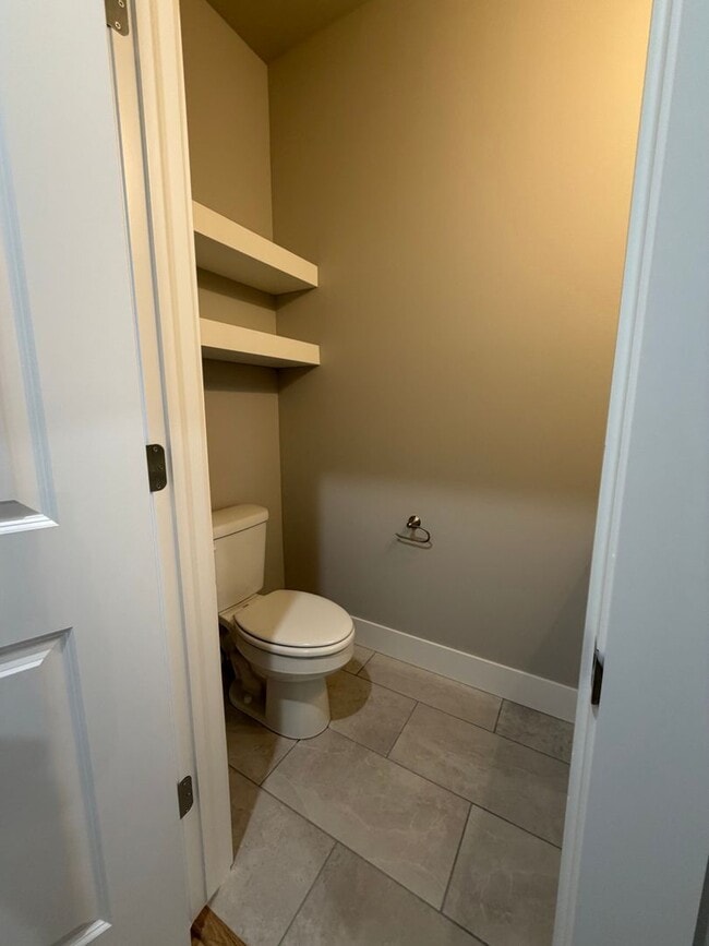 Building Photo - ***938 Seaborn Way***