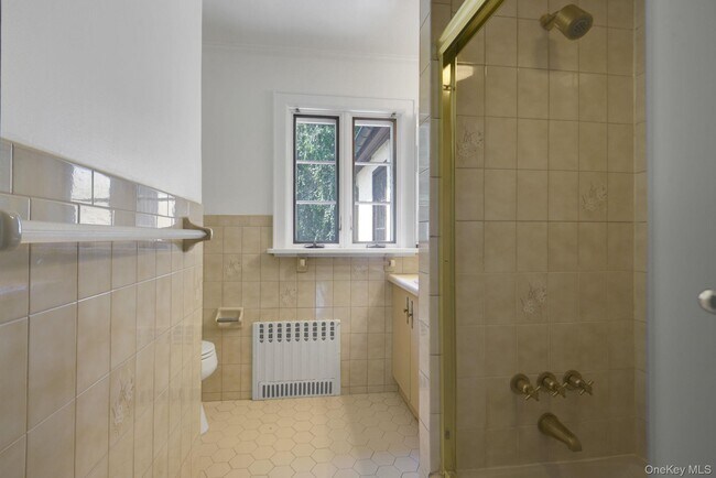 Building Photo - 46 Fenimore Rd