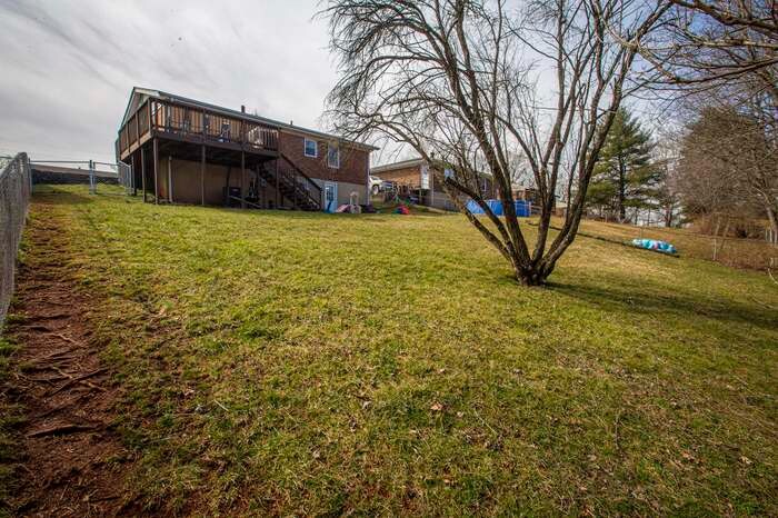 Building Photo - 1030 Maywood Dr