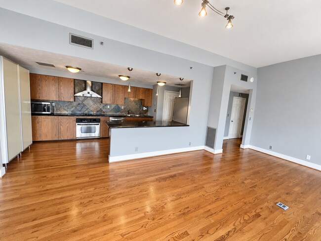 Building Photo - 3030 McKinney Ave