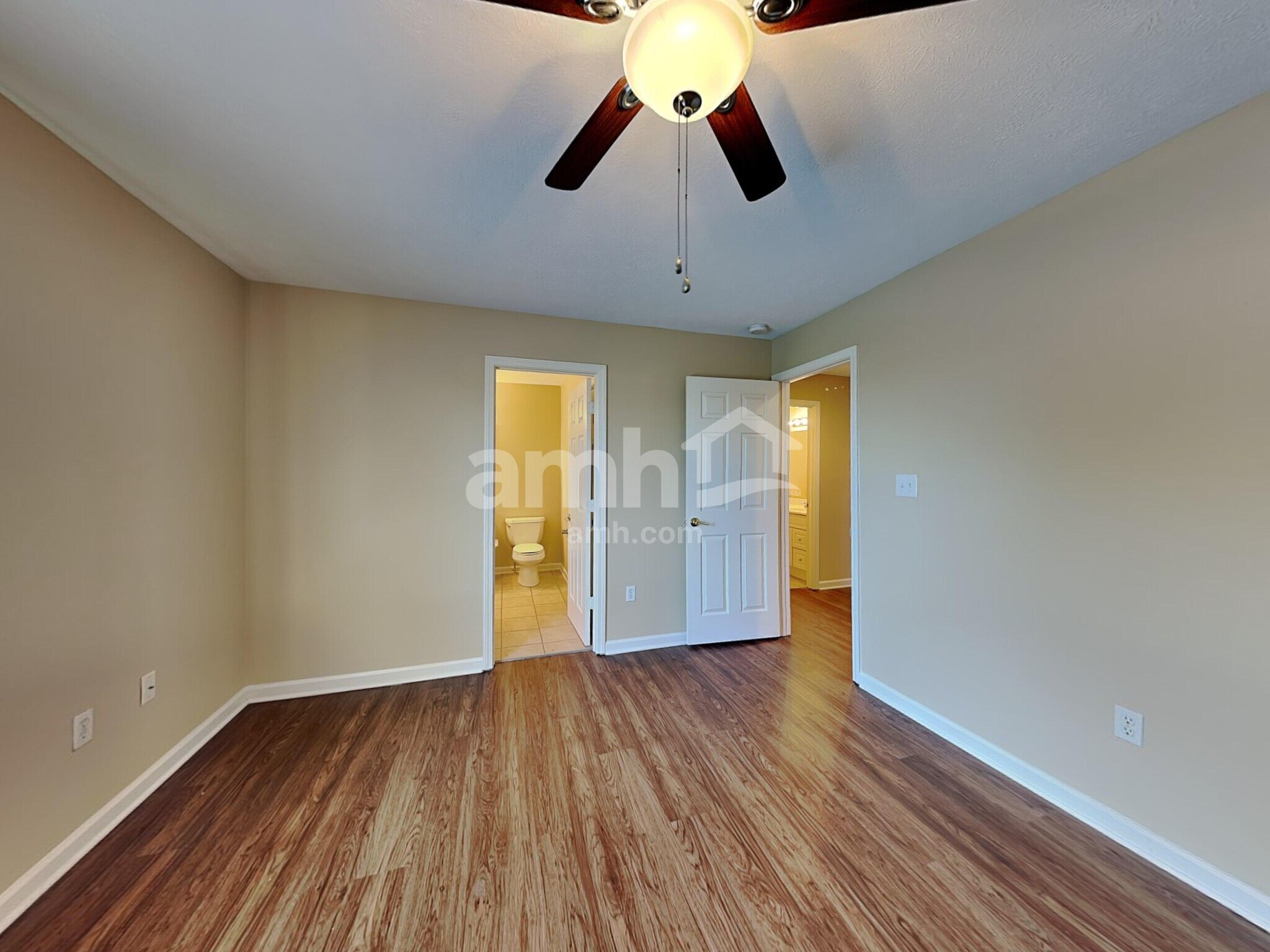 Building Photo - 17879 Grassy Knoll Dr