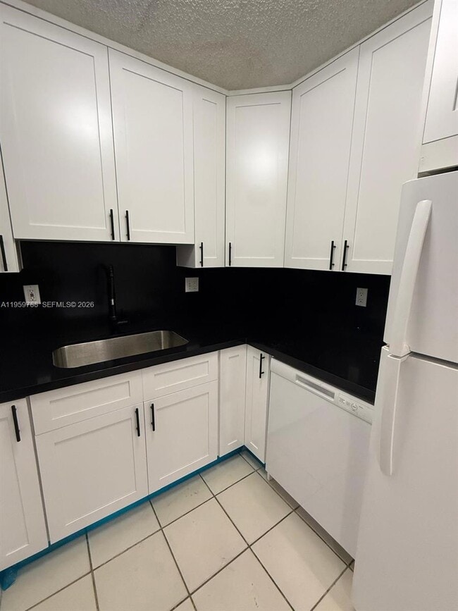 Building Photo - 9520 SW 8th St