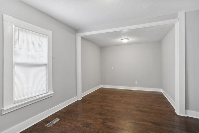 Building Photo - Large 3BR/2BA Downtown Savannah Home For Rent