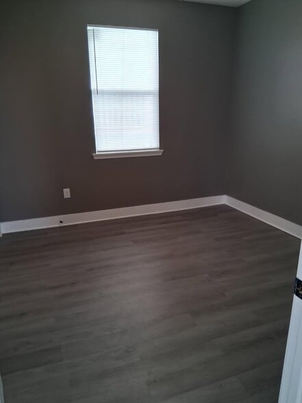 Building Photo - 860 France St