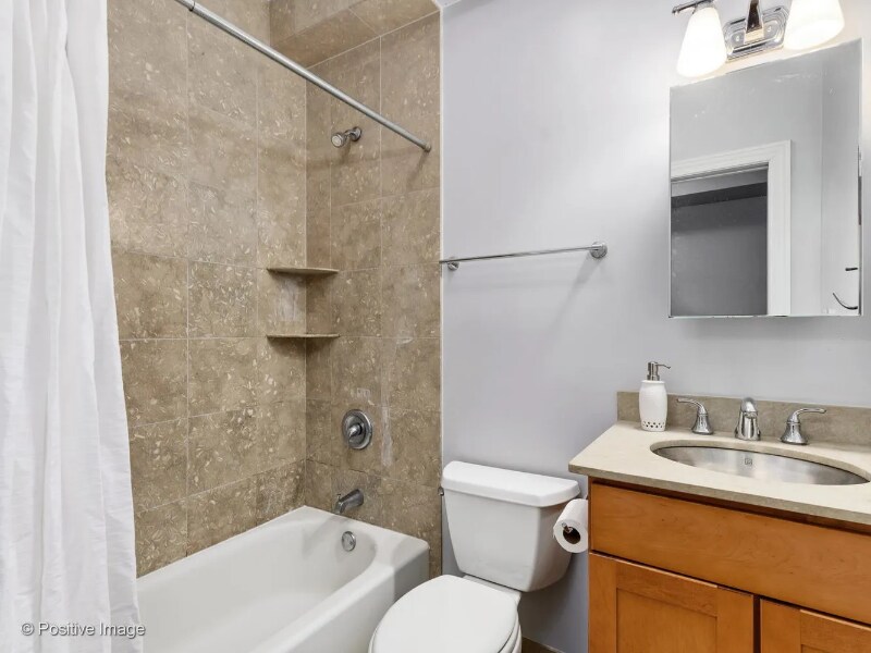 Building Photo - 556 W Deming Pl