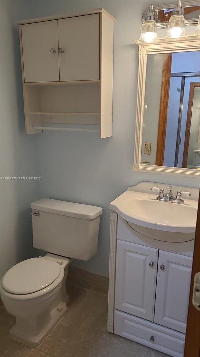 Building Photo - 135 Coventry F