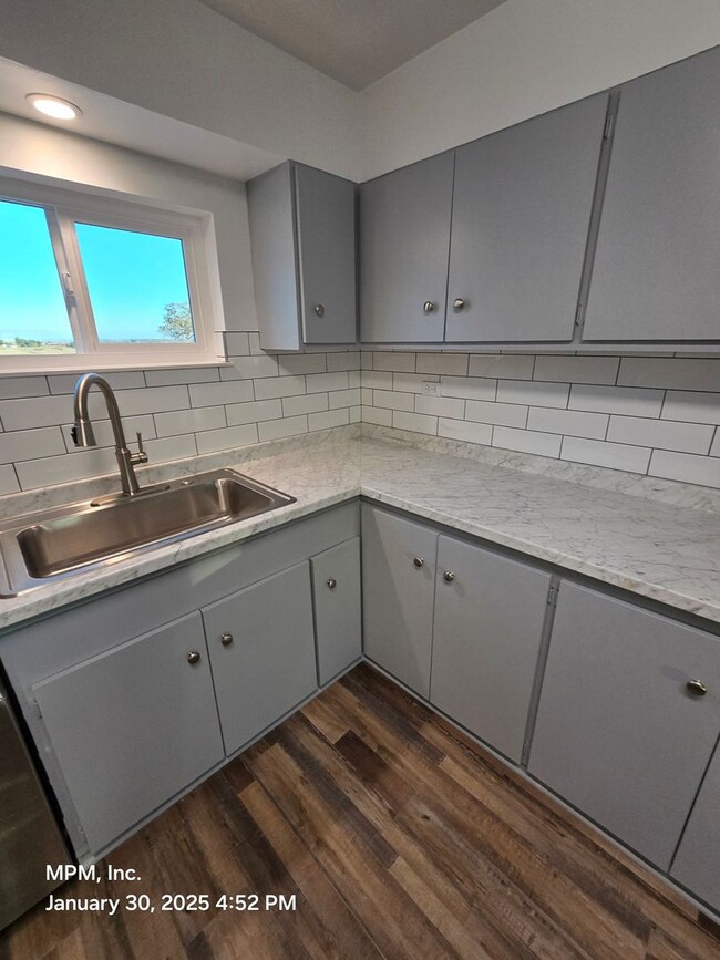 Building Photo - Newly remodeled 2 bedroom 1 bath on acreag...