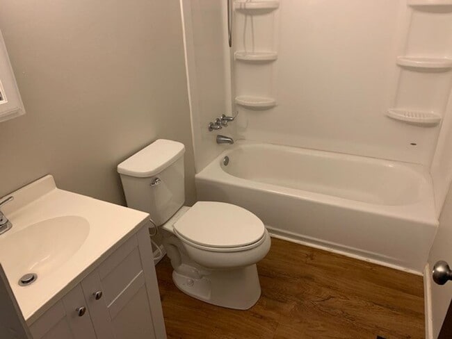 Building Photo - Darling Three Bedroom Home in Mount Holly NC!!