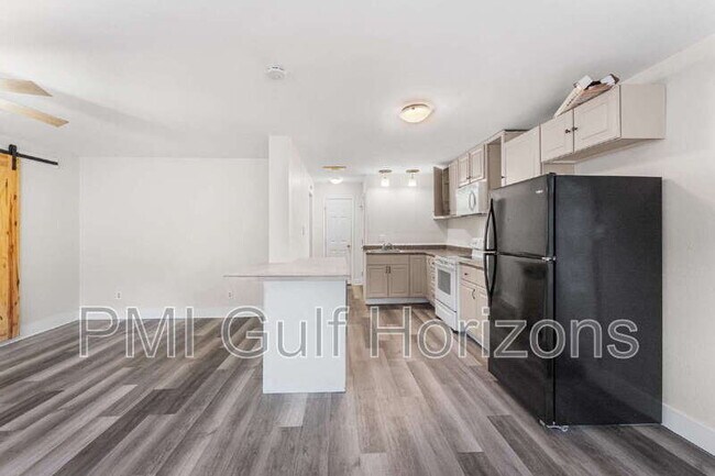 Building Photo - 620 Prichard Ave