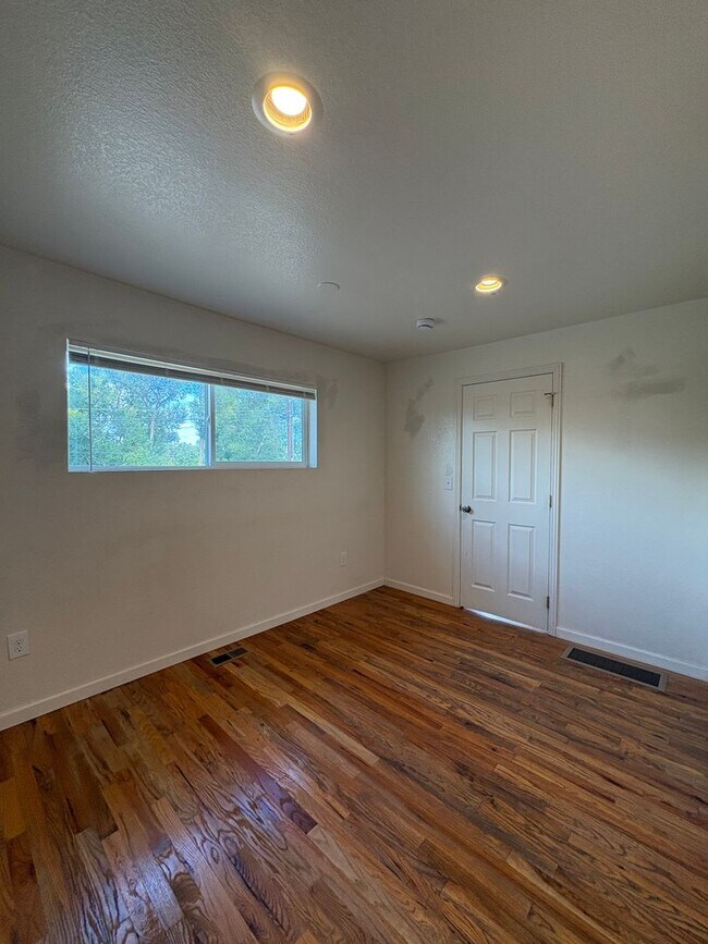 Building Photo - 3240 W 55th Pl