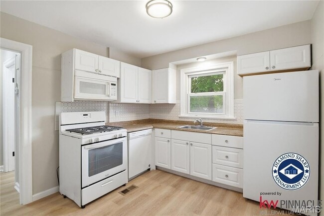 Building Photo - 128 Mounds Ave