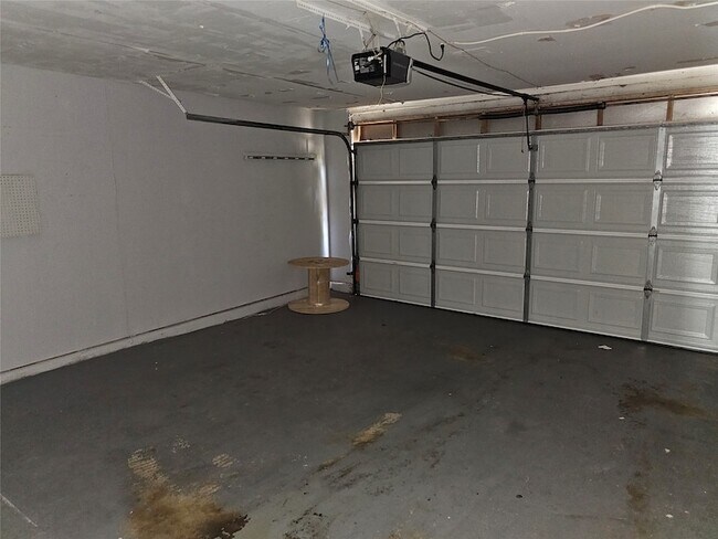 Building Photo - 17051 Carbridge Dr