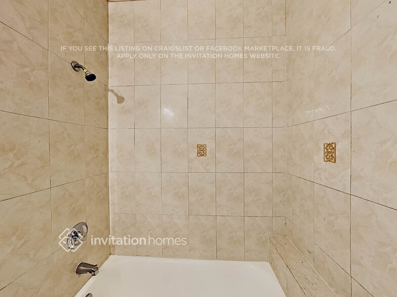 Building Photo - 1495 SW 105th Ave