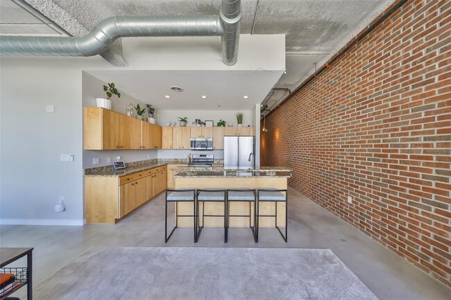 Building Photo - 175 2nd St S