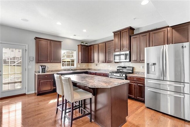 Building Photo - 356 Sunrise Dr