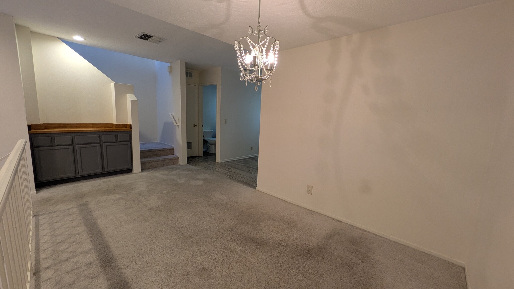 Building Photo - 7320 Balboa Blvd