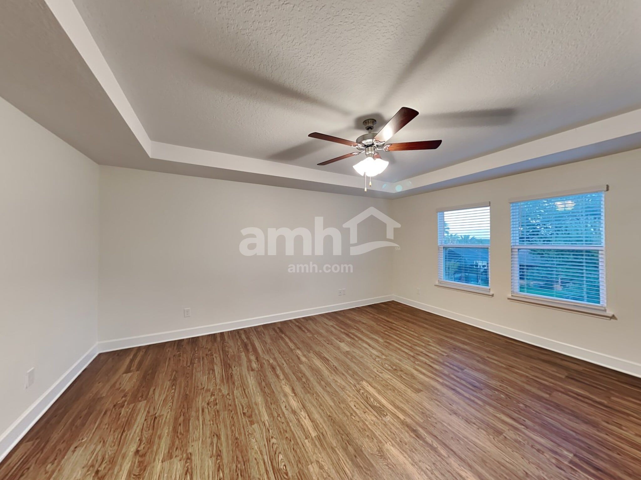 Building Photo - 405 Crestrun Loop