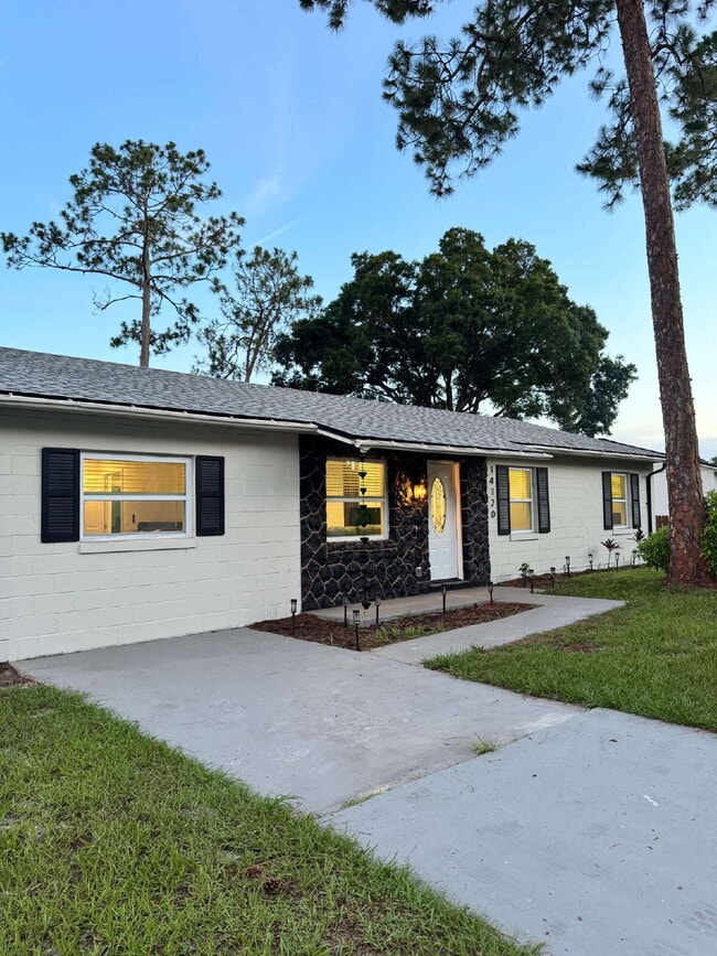 Building Photo - House close to UCF & Valencia with 4 Bedrooms for Students!