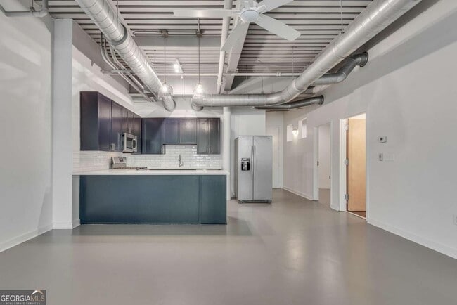 Building Photo - 400 Village Pkwy