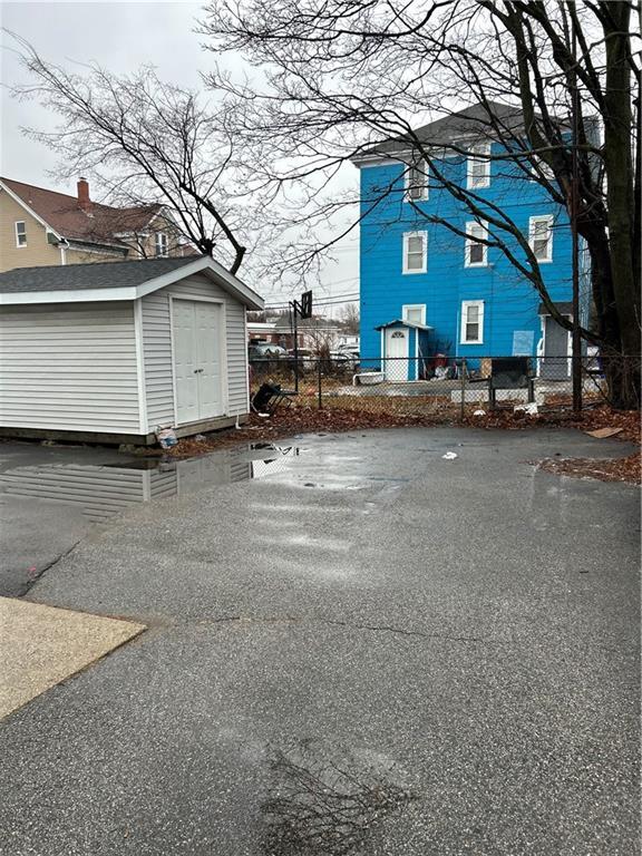 Building Photo - 25 Denison St