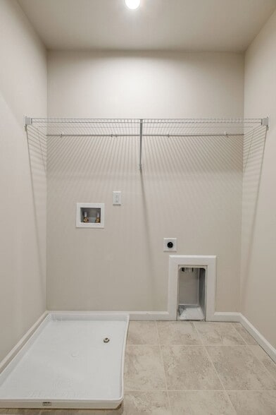 Building Photo - 529 Medwyk Dr