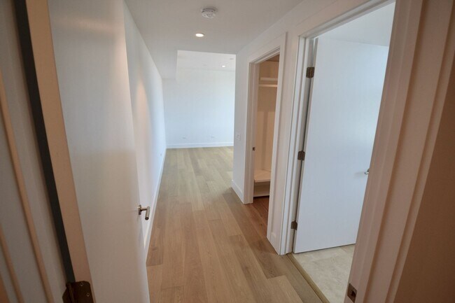 Building Photo - LUXURY 3 BEDROOM CONDO in the Unique Urban Enclave  of Palentine. Walk to Balboa Park! Parking wi...