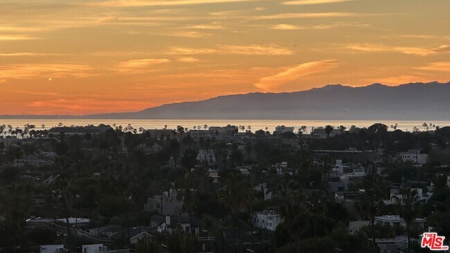 Building Photo - 4316 Marina City Dr